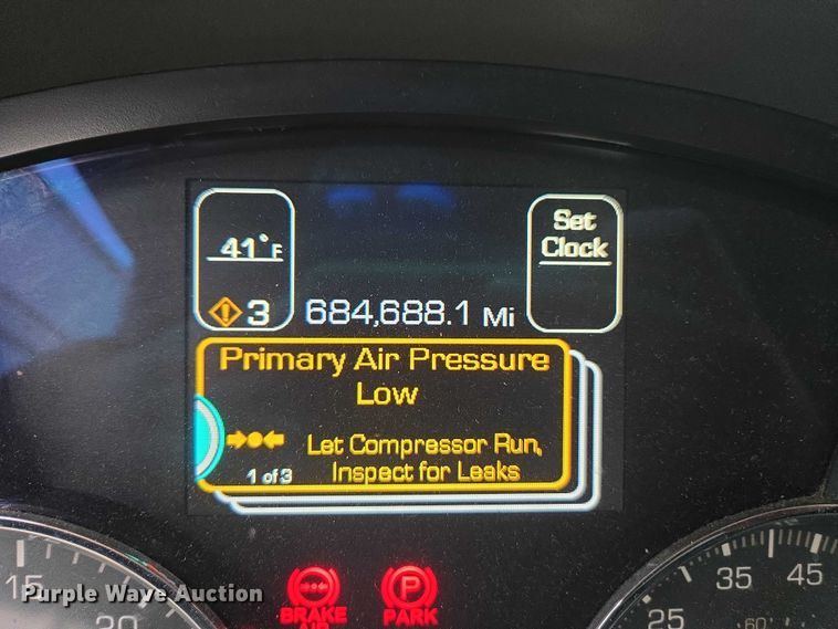 image for item DU2540 2017 Kenworth T680 semi truck