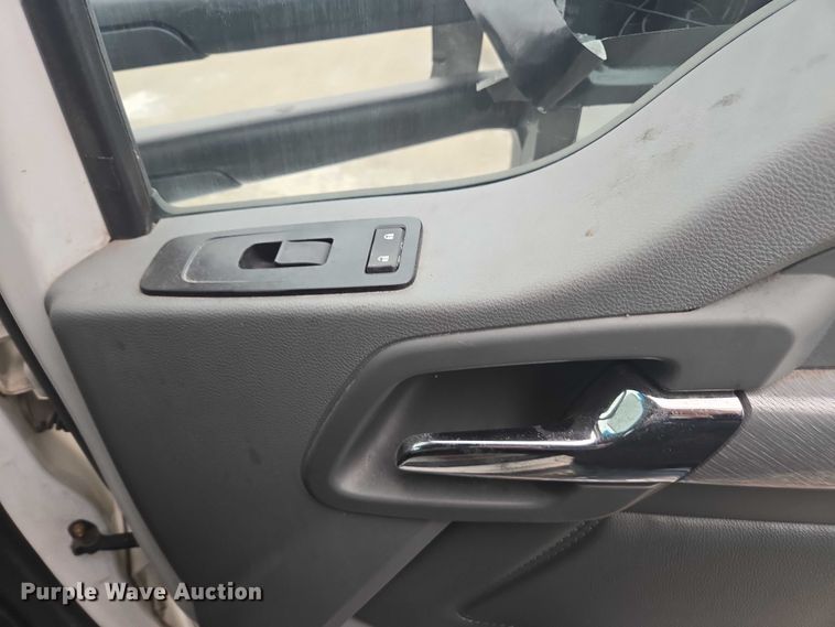 image for item DU2540 2017 Kenworth T680 semi truck