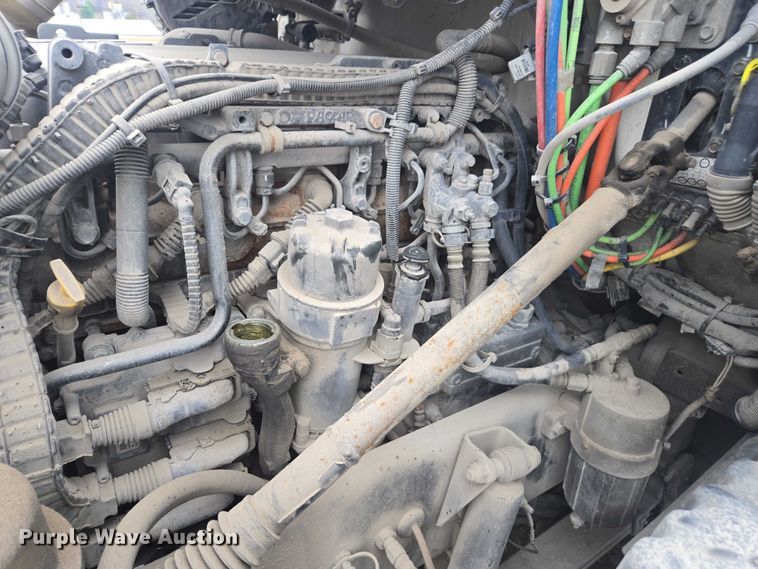 image for item DU2540 2017 Kenworth T680 semi truck