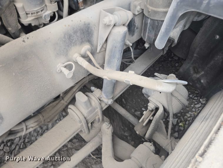 image for item DU2540 2017 Kenworth T680 semi truck