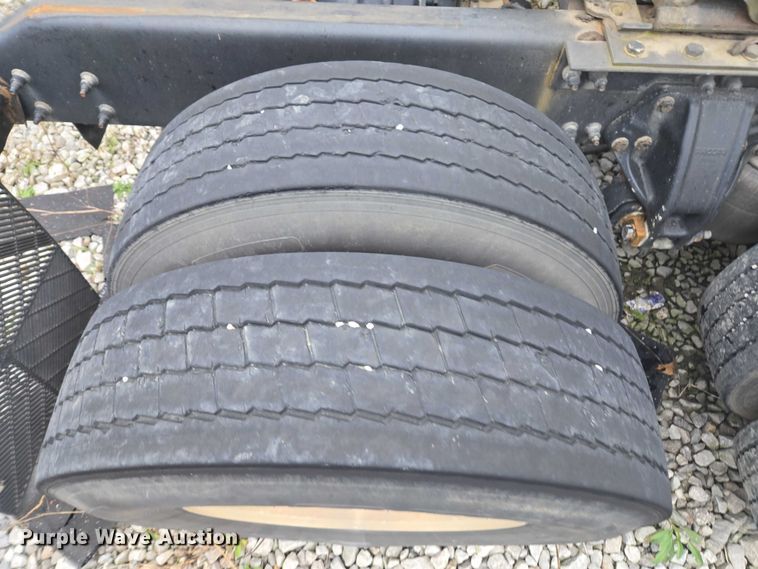 image for item DU2540 2017 Kenworth T680 semi truck