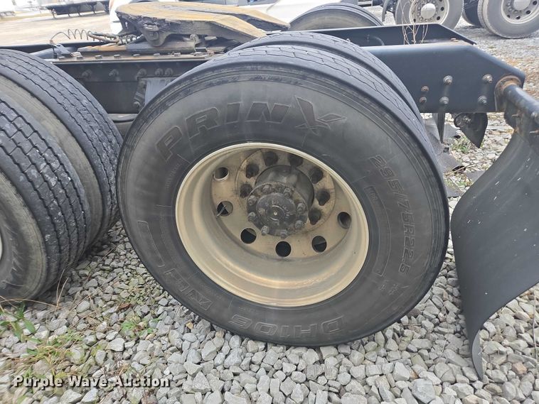 image for item DU2540 2017 Kenworth T680 semi truck