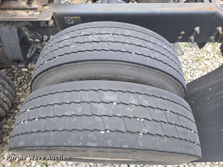 image for item DU2540 2017 Kenworth T680 semi truck