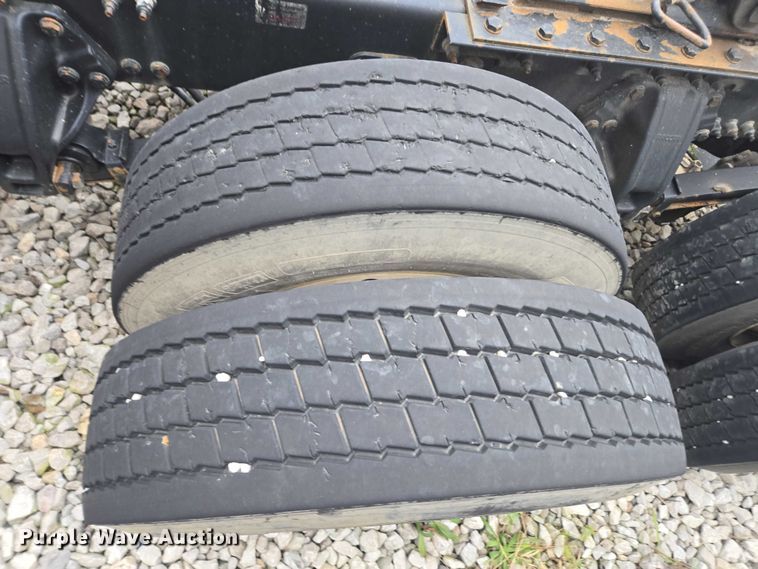 image for item DU2540 2017 Kenworth T680 semi truck