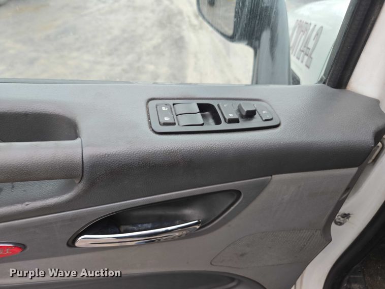 image for item DU2541 2015 Peterbilt 579 semi truck