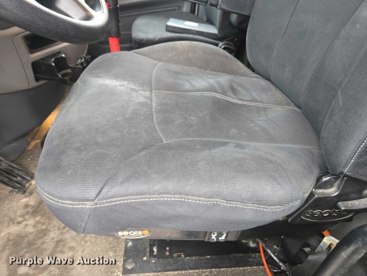 image for item DU2541 2015 Peterbilt 579 semi truck