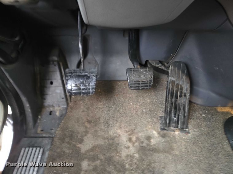 image for item DU2541 2015 Peterbilt 579 semi truck