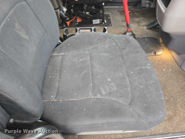 image for item DU2541 2015 Peterbilt 579 semi truck