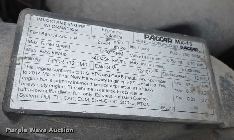 image for item DU2541 2015 Peterbilt 579 semi truck