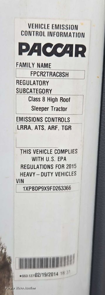 image for item DU2541 2015 Peterbilt 579 semi truck