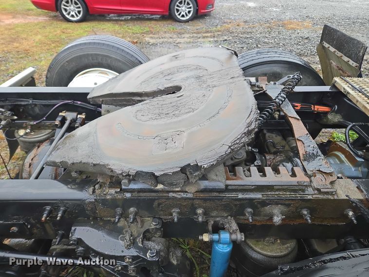 image for item DU2542 2015 Peterbilt 579 semi truck