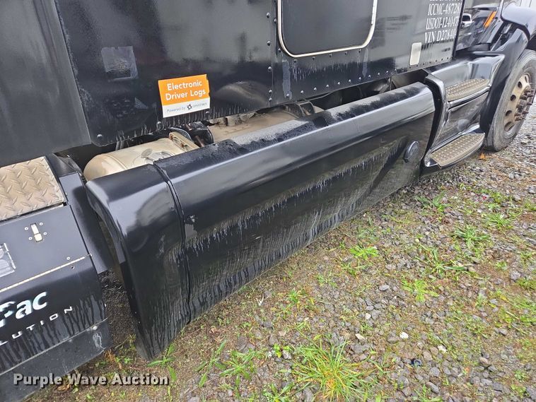 image for item DU2542 2015 Peterbilt 579 semi truck