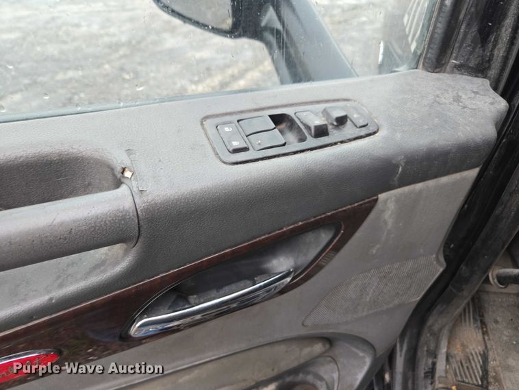 image for item DU2542 2015 Peterbilt 579 semi truck