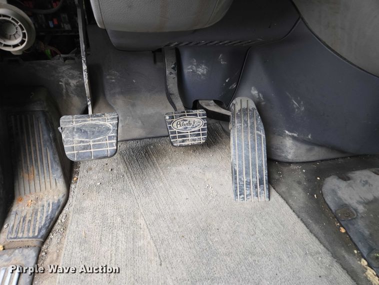 image for item DU2542 2015 Peterbilt 579 semi truck