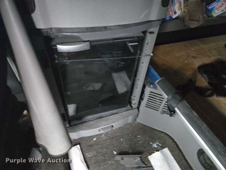 image for item DU2542 2015 Peterbilt 579 semi truck