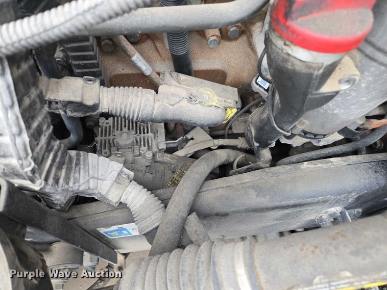 image for item DU2542 2015 Peterbilt 579 semi truck