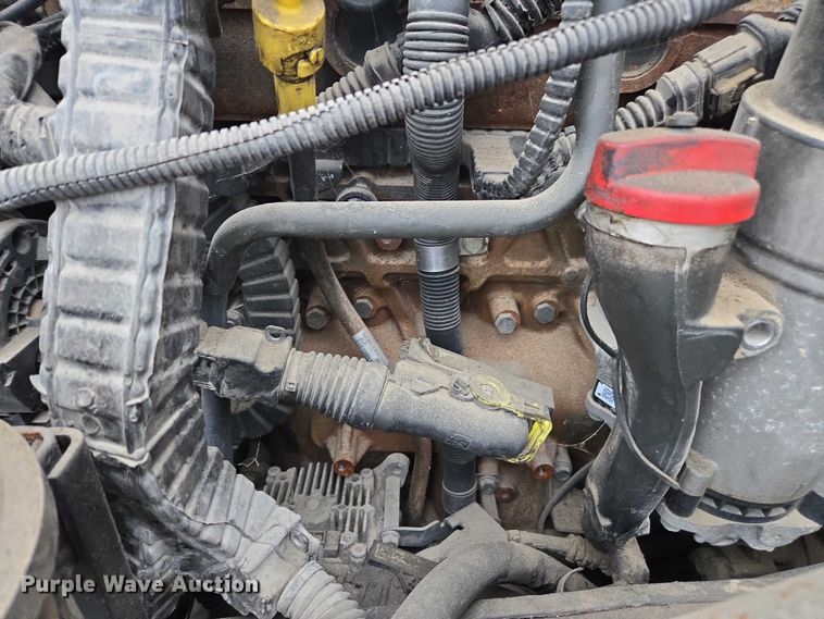 image for item DU2542 2015 Peterbilt 579 semi truck