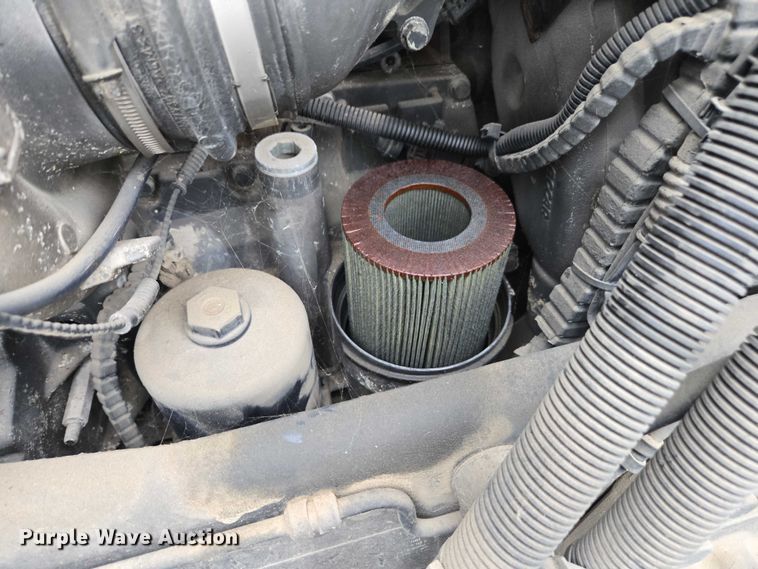 image for item DU2542 2015 Peterbilt 579 semi truck