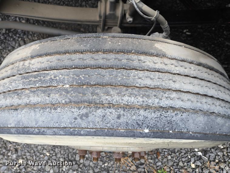 image for item DU2542 2015 Peterbilt 579 semi truck