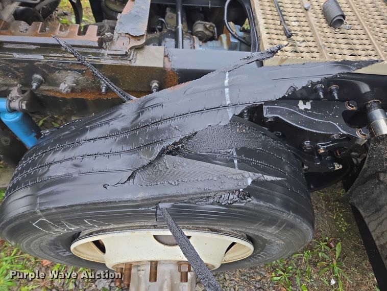 image for item DU2542 2015 Peterbilt 579 semi truck