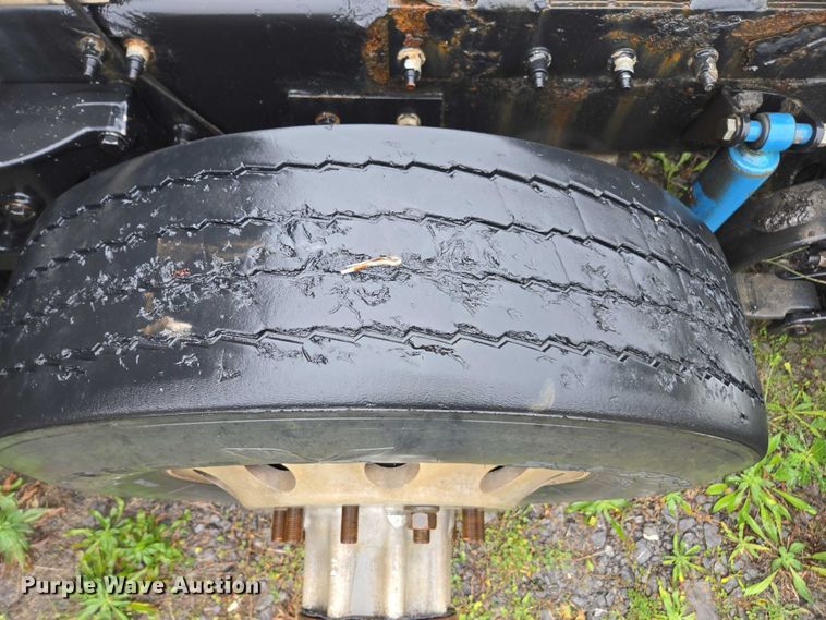 image for item DU2542 2015 Peterbilt 579 semi truck