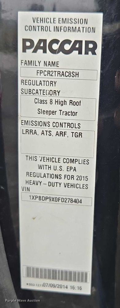 image for item DU2542 2015 Peterbilt 579 semi truck