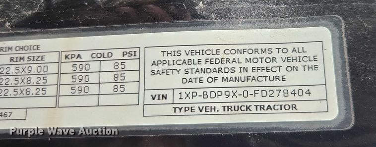 image for item DU2542 2015 Peterbilt 579 semi truck