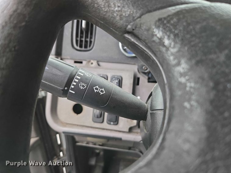 image for item DU2543 2013 Peterbilt 386 semi truck