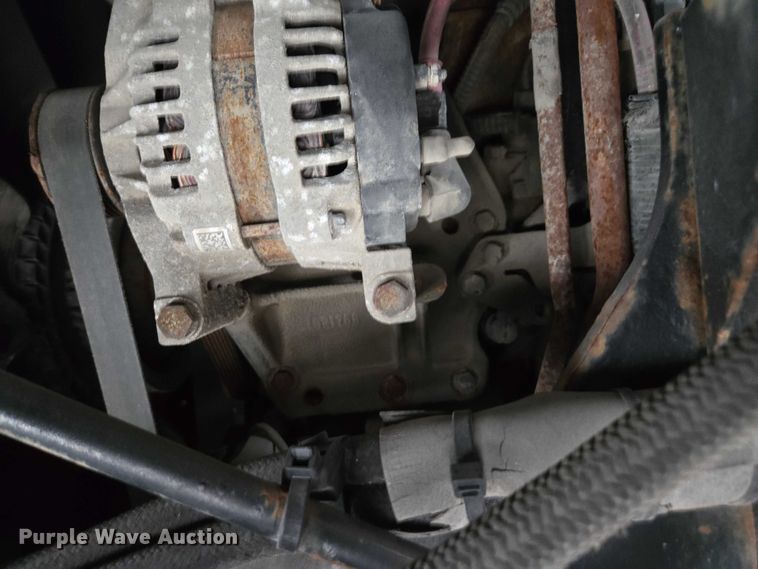 image for item DU2543 2013 Peterbilt 386 semi truck