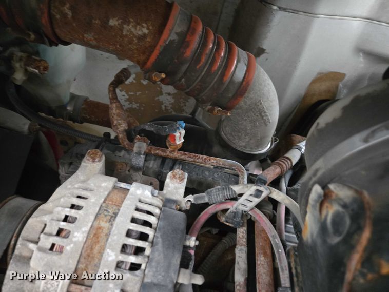 image for item DU2543 2013 Peterbilt 386 semi truck