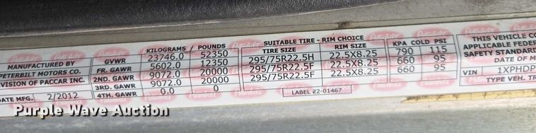 image for item DU2543 2013 Peterbilt 386 semi truck