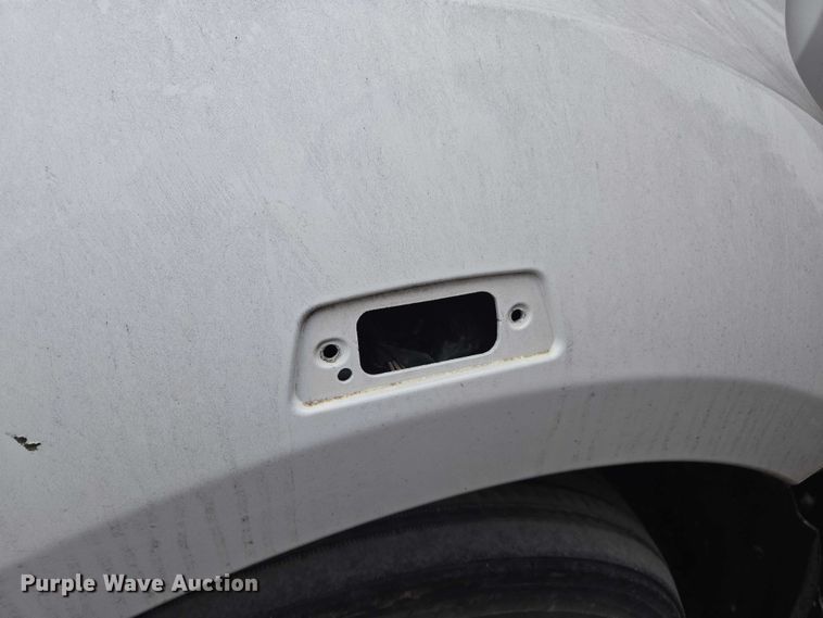 image for item DU2545 2014 Kenworth T680 semi truck