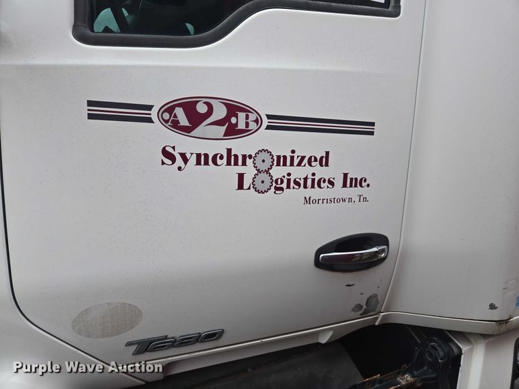 image for item DU2545 2014 Kenworth T680 semi truck