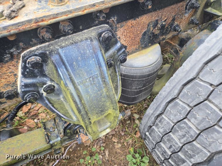 image for item DU2545 2014 Kenworth T680 semi truck