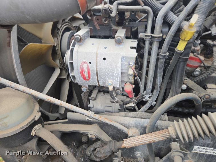 image for item DU2545 2014 Kenworth T680 semi truck