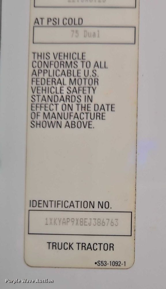 image for item DU2545 2014 Kenworth T680 semi truck