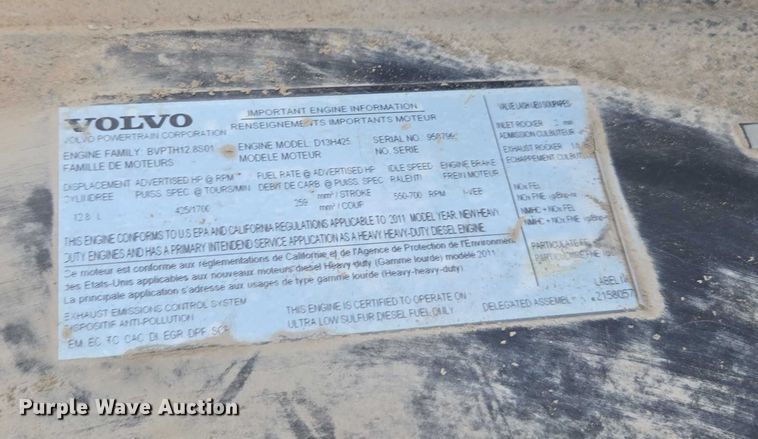 image for item DU2546 2012 Volvo VNL semi truck