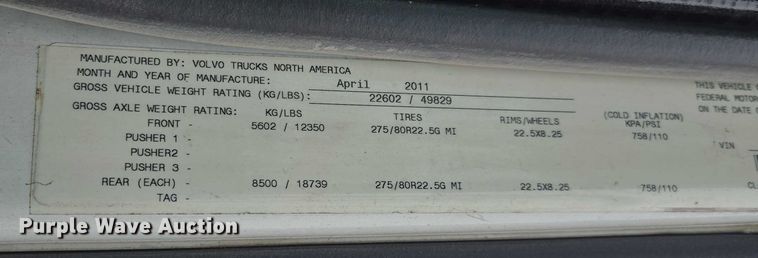 image for item DU2546 2012 Volvo VNL semi truck