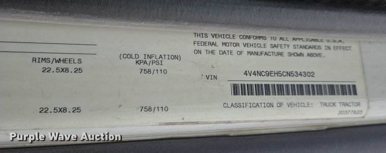 image for item DU2546 2012 Volvo VNL semi truck