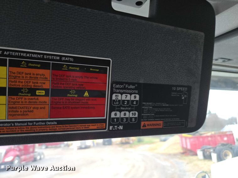 image for item DU2547 2012 Volvo VNL semi truck