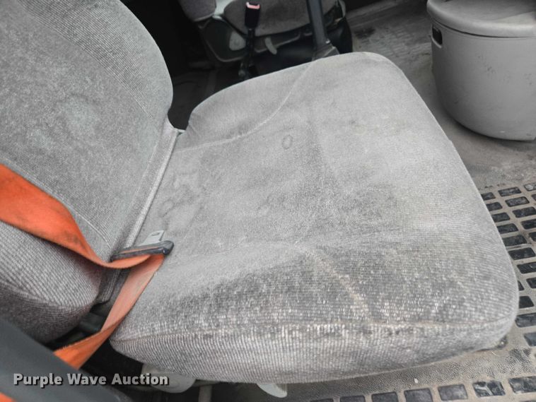 image for item DU2547 2012 Volvo VNL semi truck