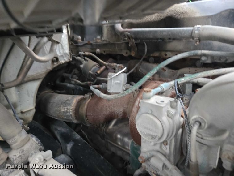 image for item DU2547 2012 Volvo VNL semi truck