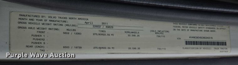 image for item DU2547 2012 Volvo VNL semi truck