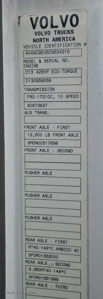 image for item DU2547 2012 Volvo VNL semi truck