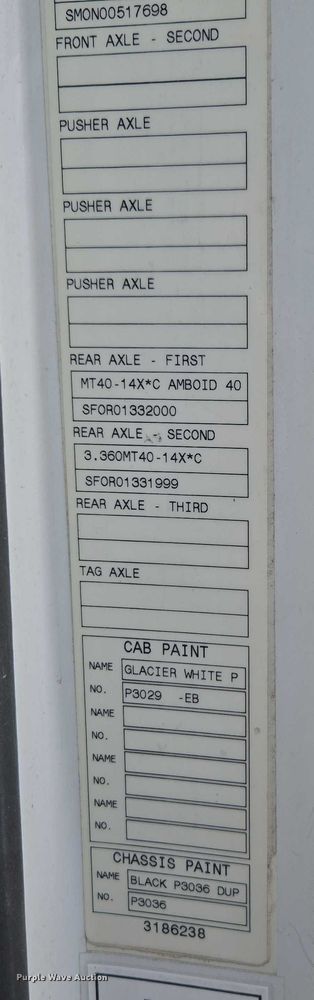 image for item DU2547 2012 Volvo VNL semi truck