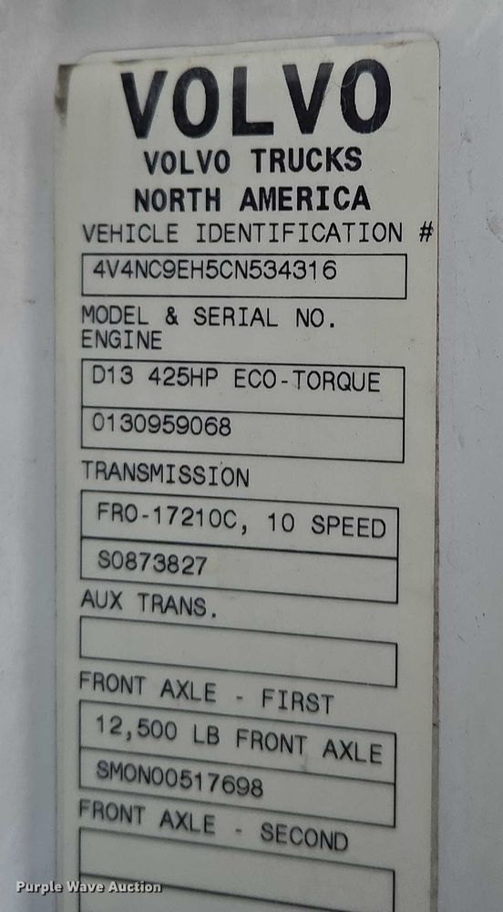 image for item DU2547 2012 Volvo VNL semi truck