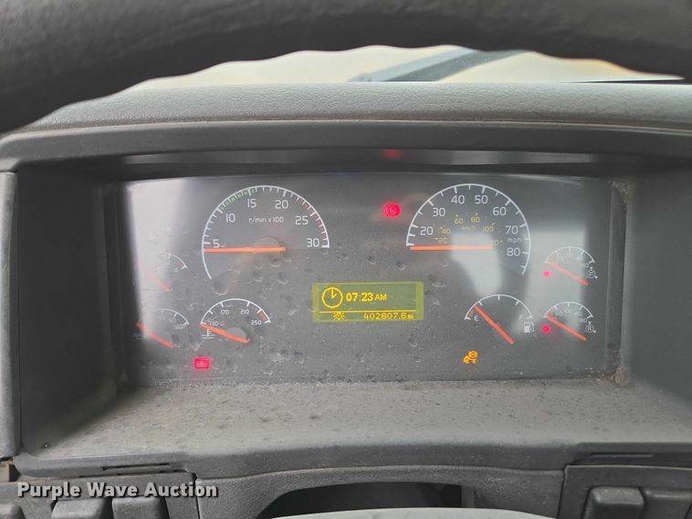 image for item DU2548 2006 Volvo VNM semi truck