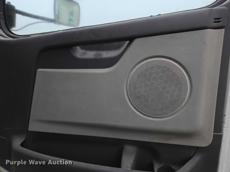 image for item DU2548 2006 Volvo VNM semi truck