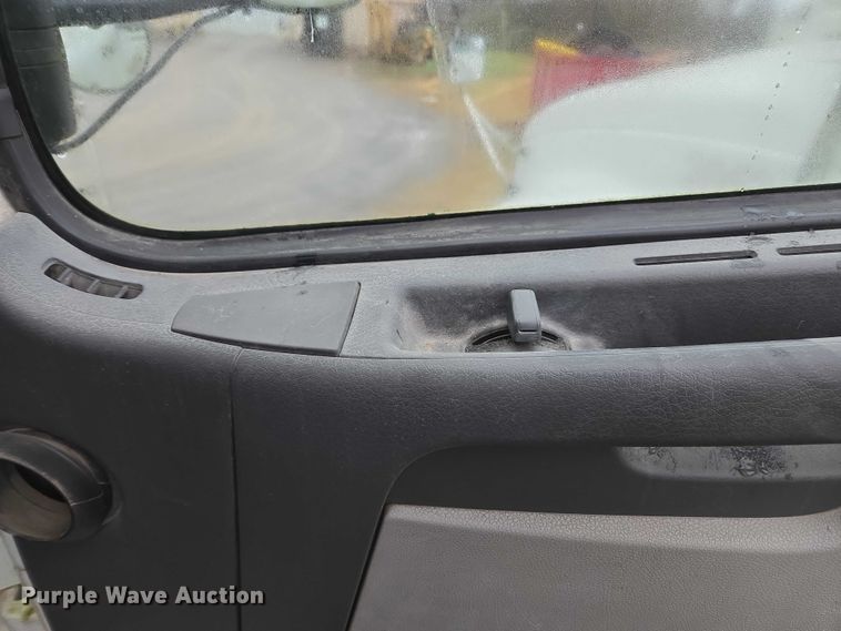 image for item DU2548 2006 Volvo VNM semi truck