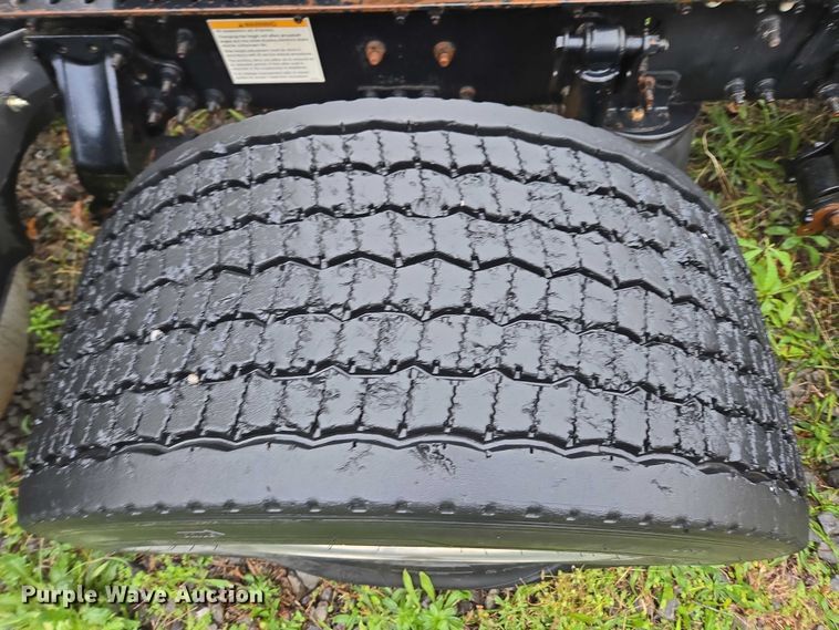 image for item DU2548 2006 Volvo VNM semi truck